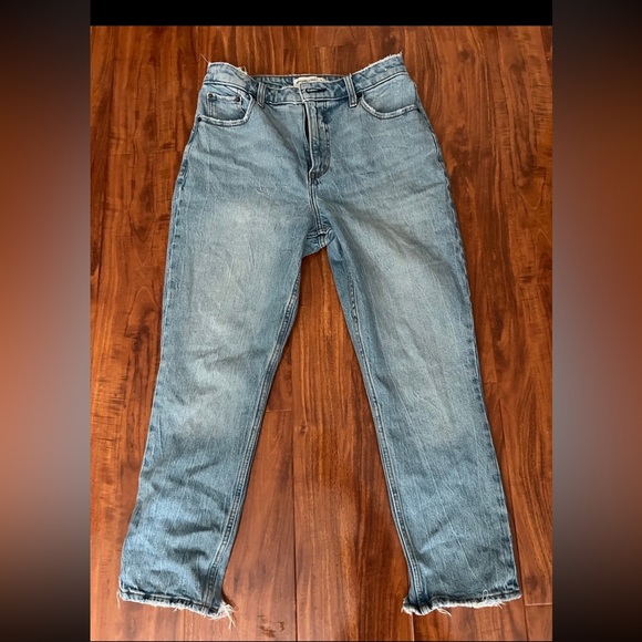 Abercrombie and Fitch - Picture 1 of 3